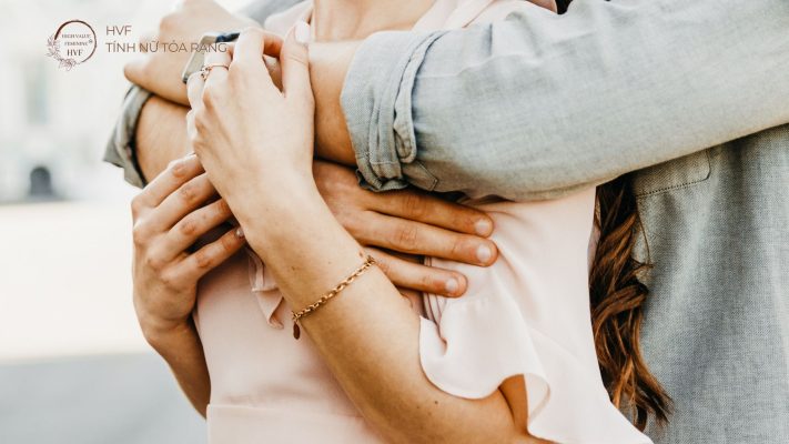 Có những khoảng cách không phải do thiếu tình cảm, mà vì những vết đau chưa từng được chữa lành.