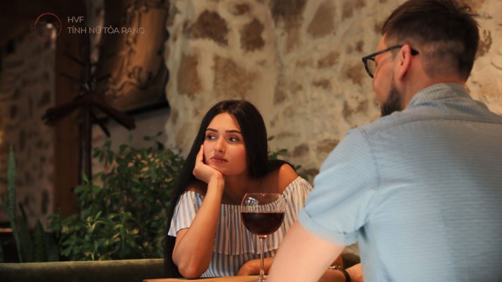Đôi khi chính tâm trí đã quen với hỗn loạn, khiến sự bình yên ổn định trở nên xa lạ.
