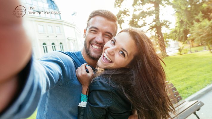 Người lớn yêu bằng hiện tại. Đứa trẻ yêu bằng ký ức.
