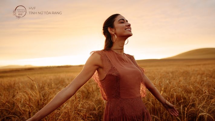 Học cách cảm nhận thay vì phân tích: Bước chuyển lớn trong hành trình chữa lành 2 Phân tích là hàng rào bảo vệ. Cảm nhận mới là cánh cửa chữa lành.